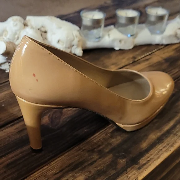 Stuart Weitzman Hummus Aniline Patent Leather Pumps Rounded Toe - Picture 13 of 15